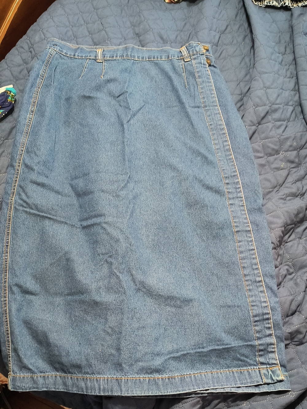 Faded Glory Blue Denim Pencil Skirt with Contrast Stitching